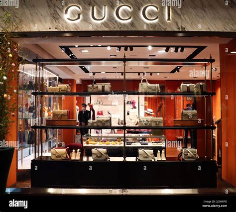 gucci galleria cavour bologna